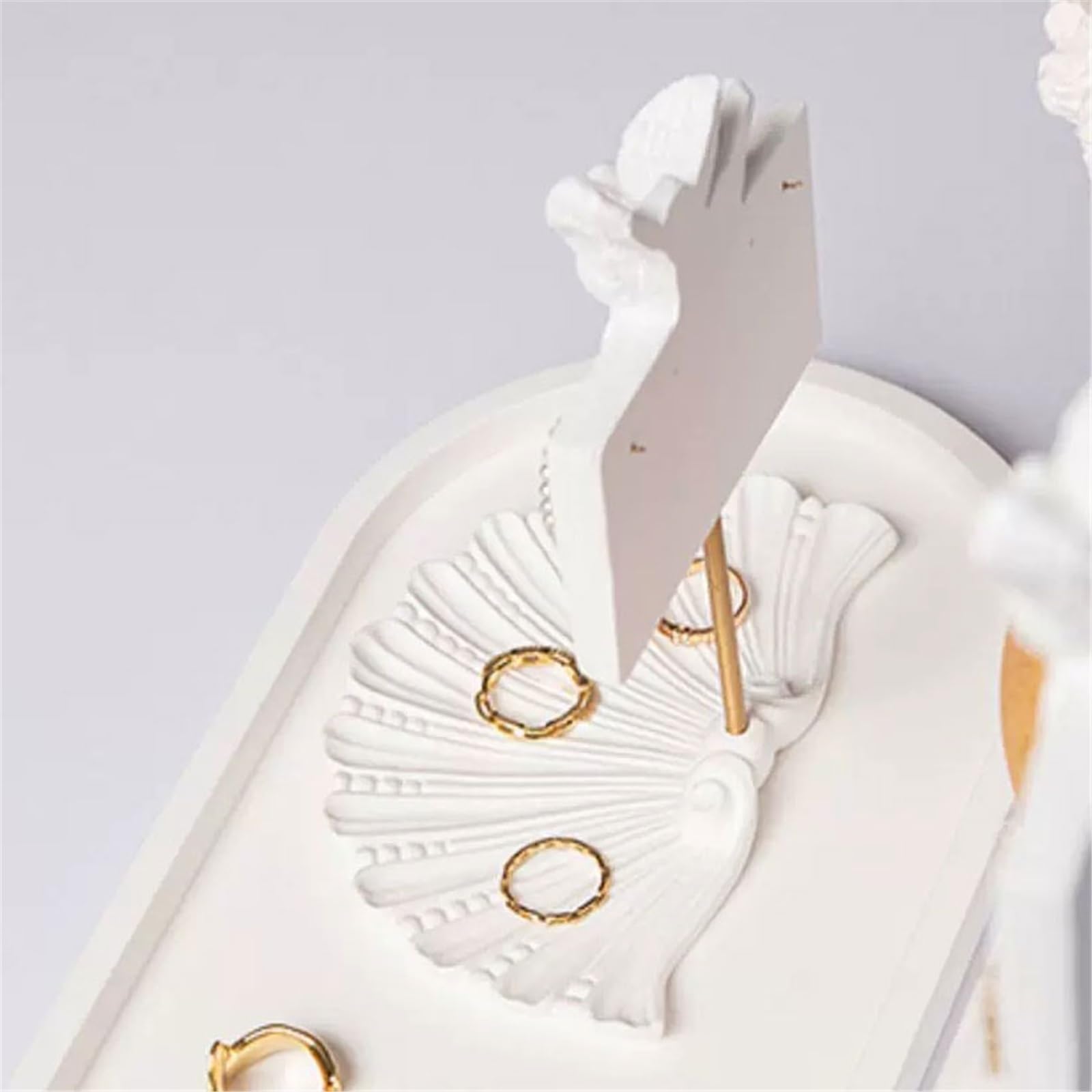 Stojak na biżuterię Gypsum Metal Earring Holder with Scalloped Tray Stojak na naszyjnik