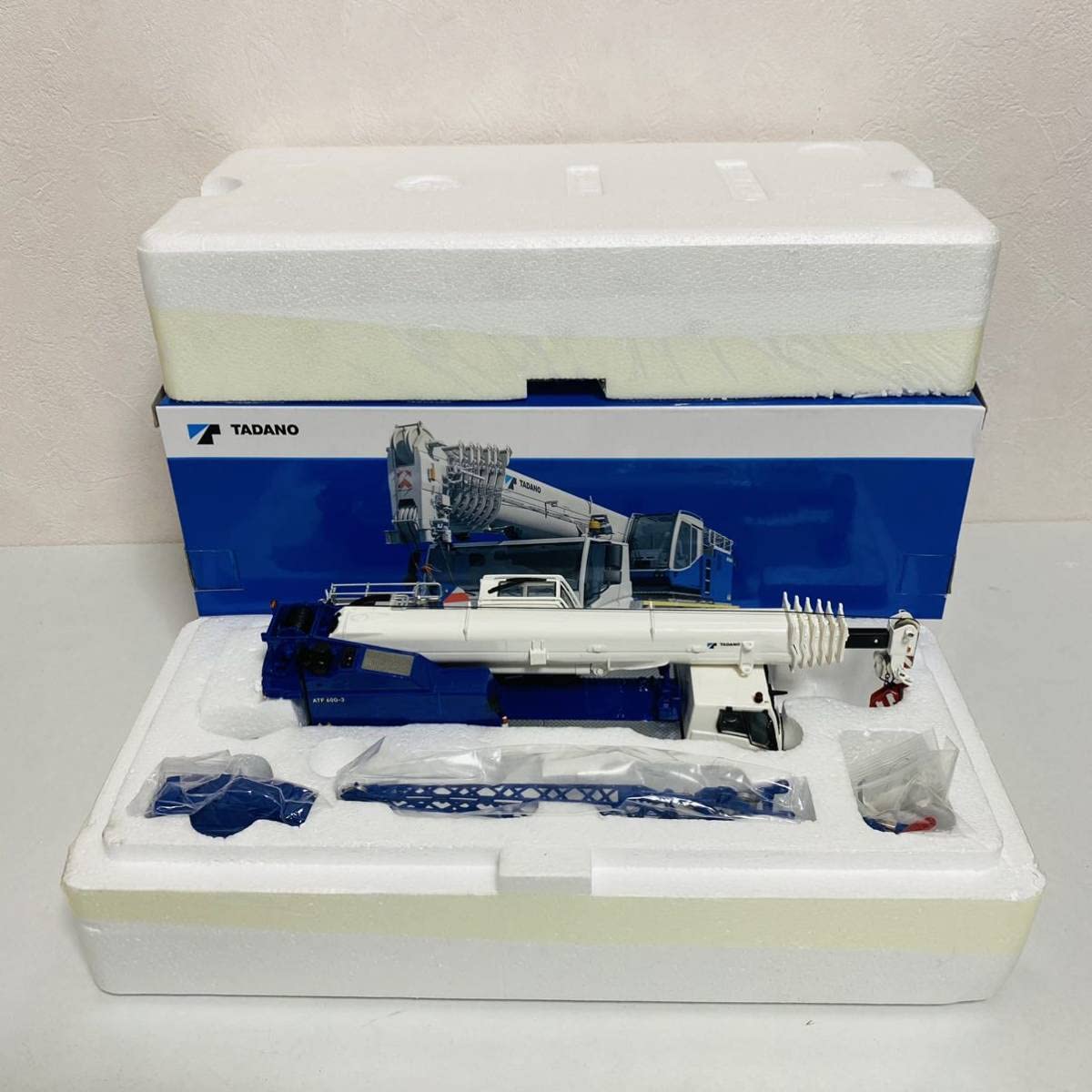 回*屋様 TADANO タダノ 1/50 ATF 60G-3 オールテレーンクレ Amazon.com: TADANO ATF 60G-3 Crane 1/50 DIECAST Model : Arts
