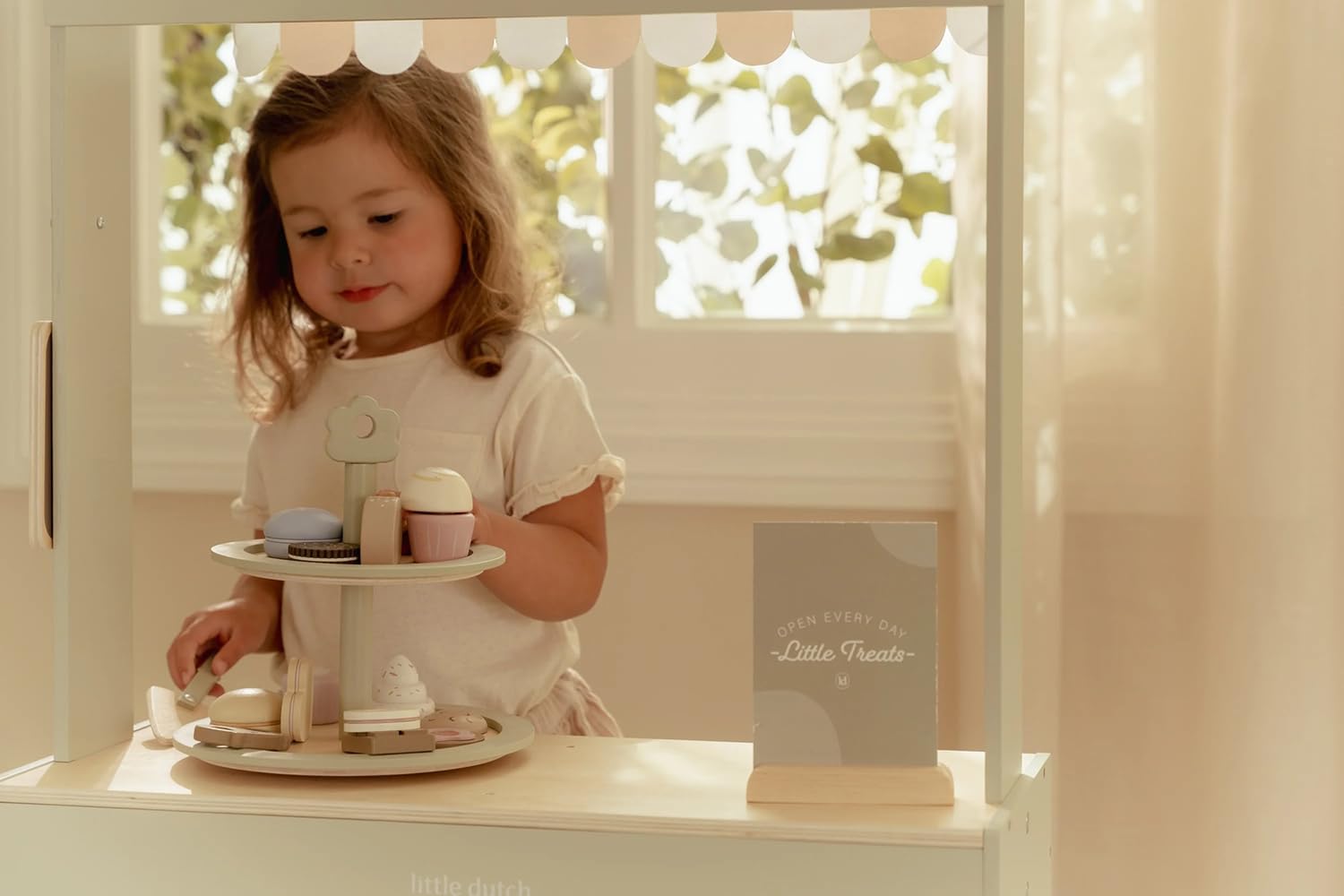 Little Dutch 2503 drewniana etażerka do zabawy z akcesoriami – miętowa