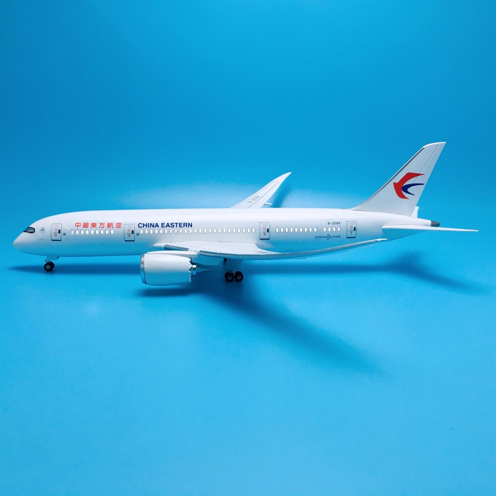 Skopiuj model samolotu 1:130 43cm z kołami i oświetleniem Led samoloty samoloty dla Boeing B787 chiny kolekcja modeli samolotów wschodnich