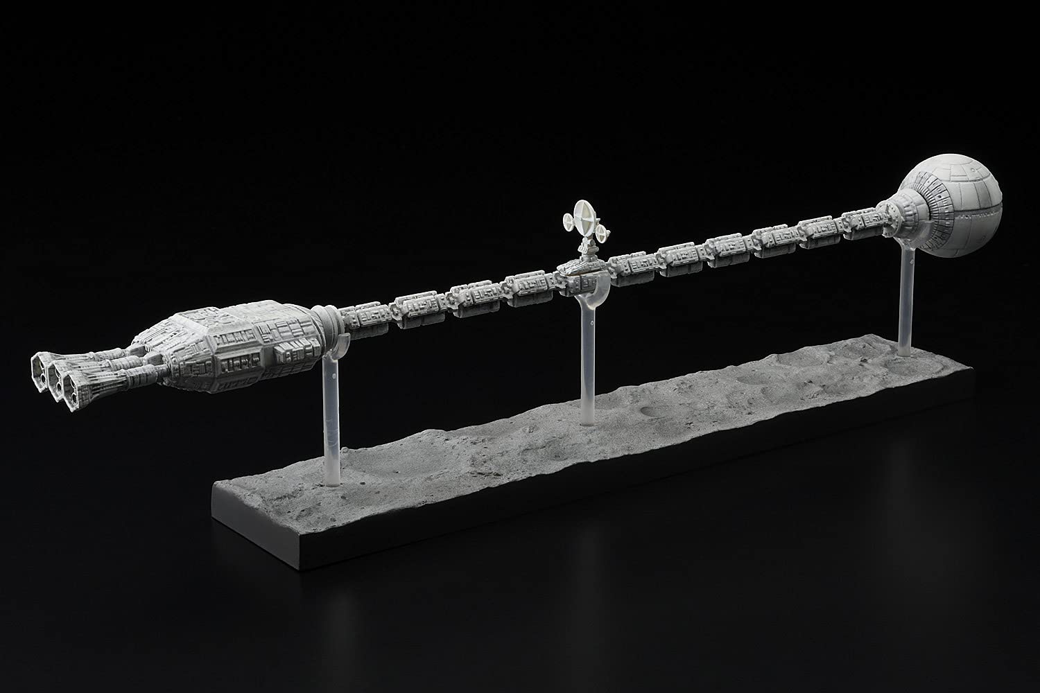 Amazon | 2001年宇宙の旅 ディスカバリー号 全長約250mm ABS製 塗装