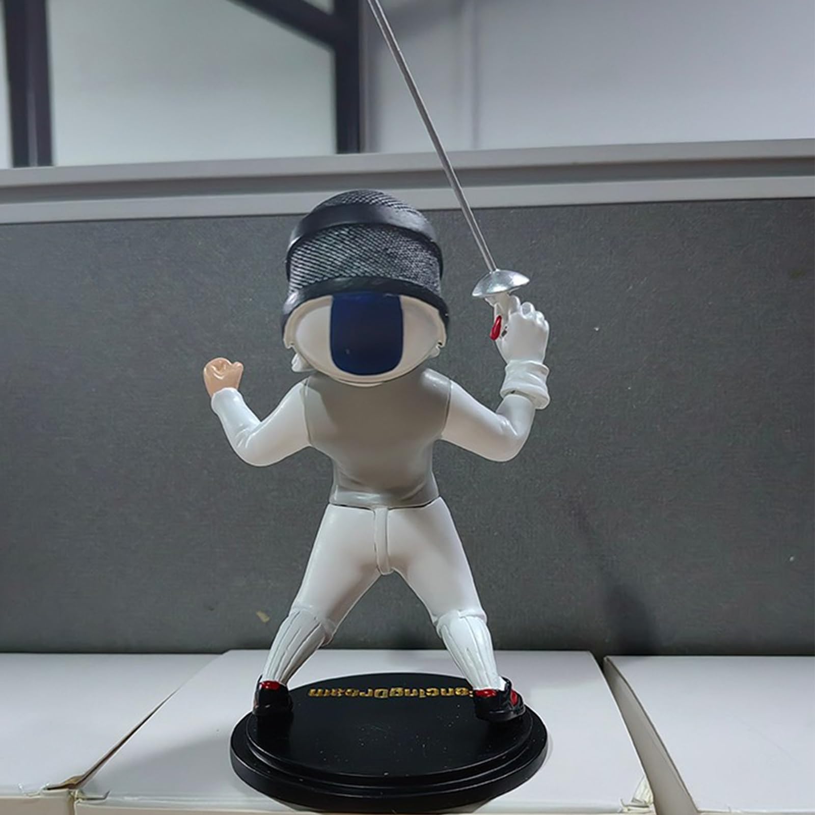 Amazon.co.jp: フェンシングフィギュア - 叫びジェスチャー勝利