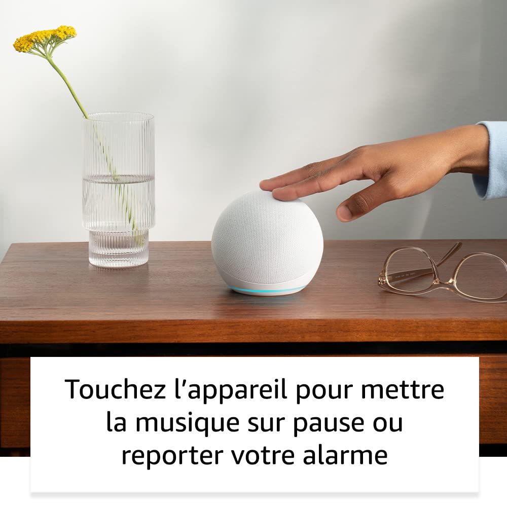 Echo Dot (5e génération) | Anthracite + Philips Hue White ampoule connectée (E27), Fonctionne avec Alexa - Kit de démarrage Maison connectée