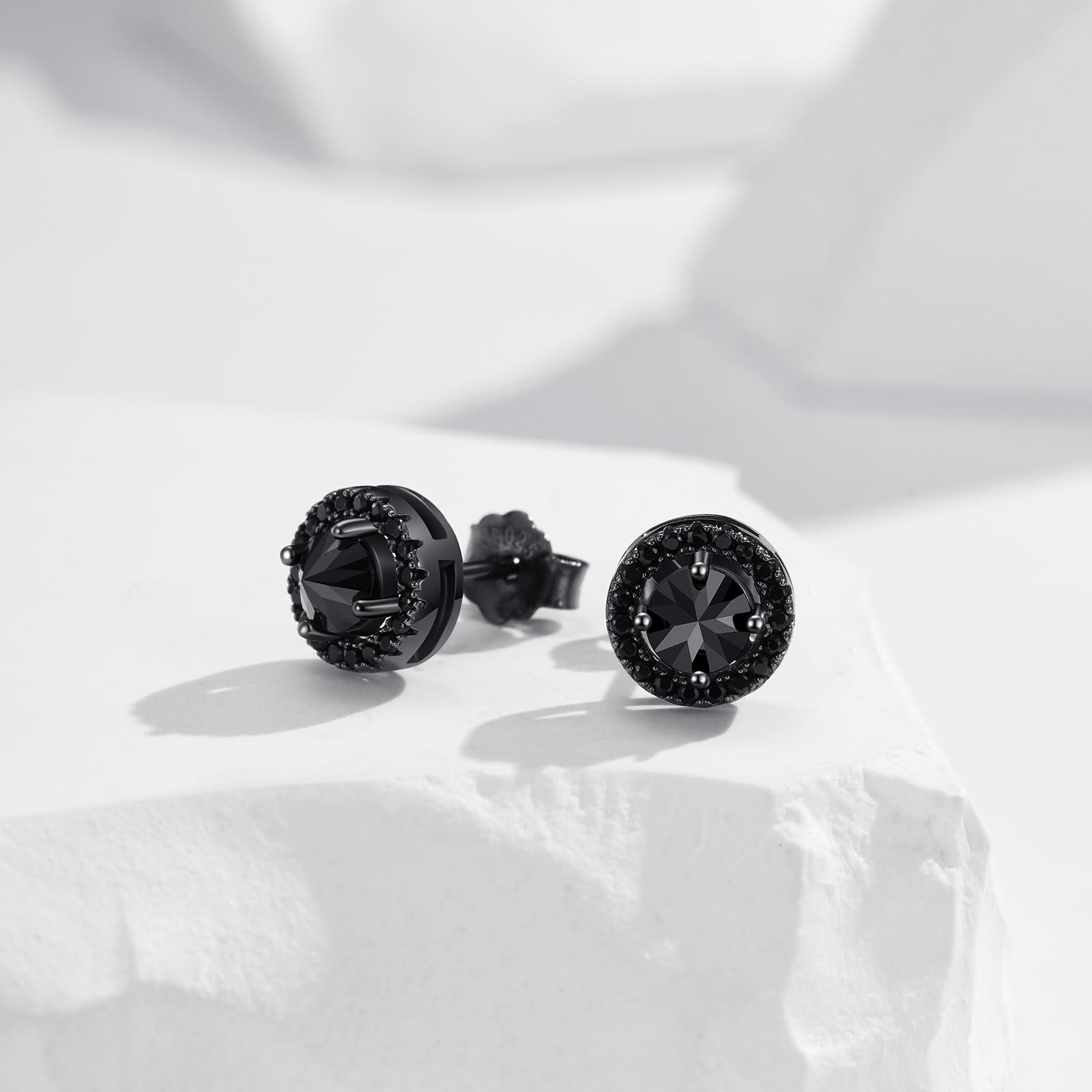 Pendientes negros de plata de ley 925, hipoalergénicos, pequeños, negros, punk, góticos, negros, regalos para hombres y mujeres, 0.34 inches, Plata de ley, Circonita cúbica