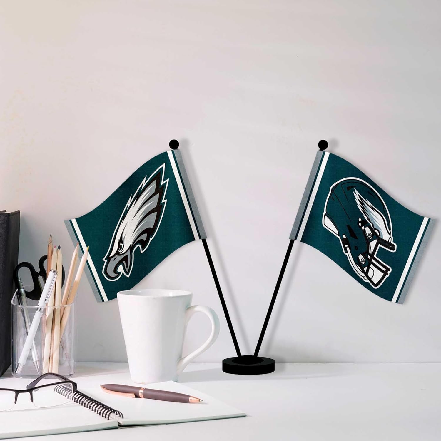 WinCraft Philadelphia Eagles Desk and Table Top Flags - Image 5