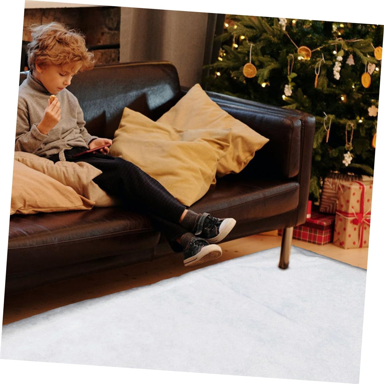 2pcs Thick Artificial Snow Blanket 1.5x1m White Faux Snow for Indoor Christmas Decor Holiday Village Display Carpet for Winter Scenes