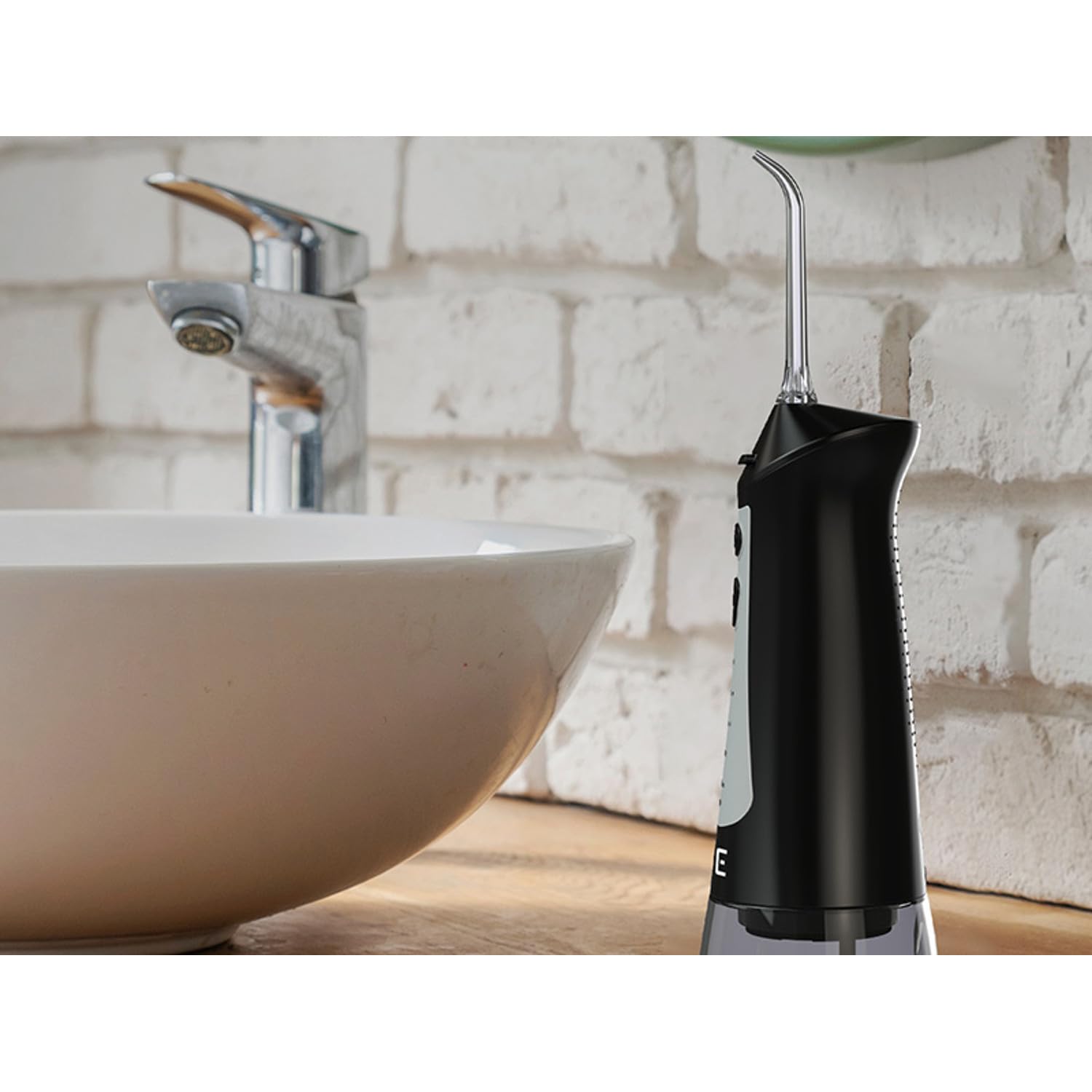 LAFE CleanPRO Irrigador Dental Negro – 5 Modos, 6 Boquillas, 300ml, IPX7, Batería 2000mAh, Portátil, Recargable USB, Limpieza Bucal Profunda, Ideal para Ortodoncia y Encías Sensibles