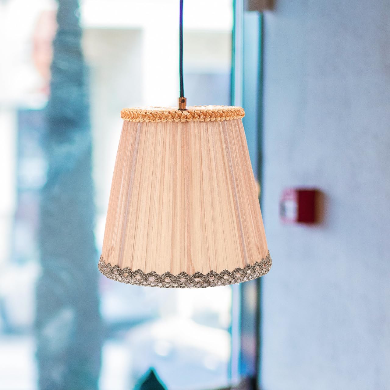 KALLORY Small Fabric Lampshade Clip-On Wall Light Cover Lace Design Vintage Indoor Light Shade for Chandelier and Desk Lamp