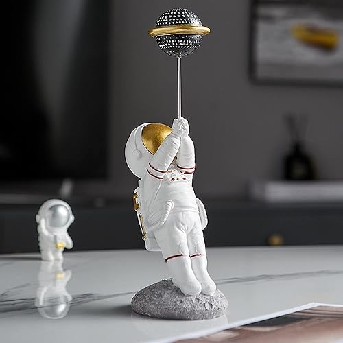 Miniatura 2 de BUTILIVEEN Decoración de astronauta, figuras y esculturas de globos de astronauta, dormitorio temático espacial, escritorio, decoración de estantes,