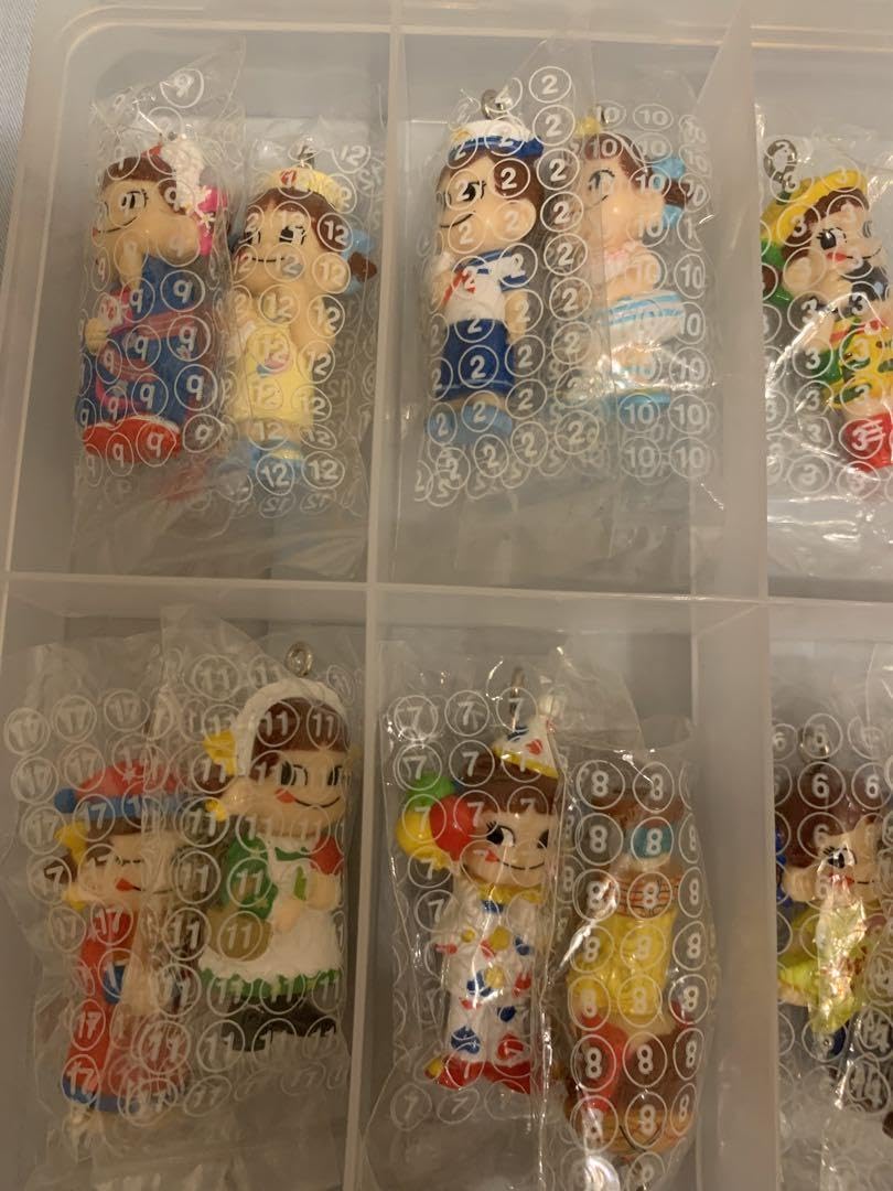 Amazon.co.jp: 不二家ペコちゃんポコちゃんキーホルダーおまけ