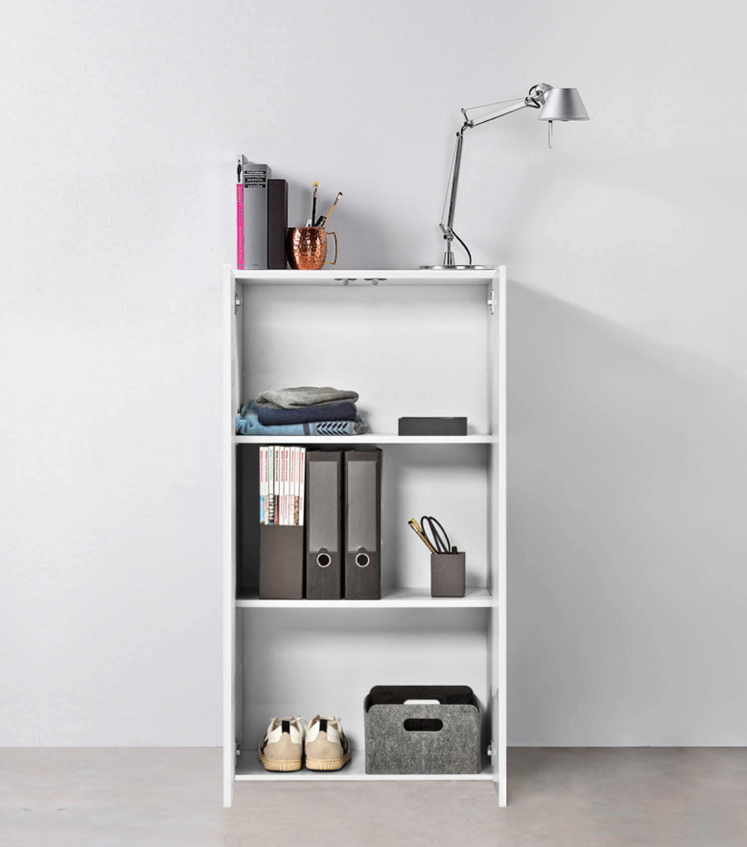 mokebo Mehrzweckschrank Büroschrank 'Der Schlanke' (60x110 cm) aus Holz schmaler Aktenschrank oder Haushaltsschrank, auch als Kleiner Schuhschrank in Weiß