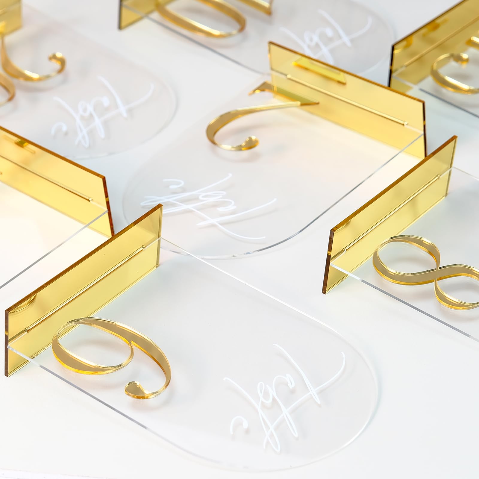 HOODO Transparente Tischnummern 1-15 mit Ständer, gewölbte Acrylschilder mit goldfarbenen Spiegelnummern, klare und goldene Acryl-Tischnummern für Hochzeitsempfang, Party, Jahrestag, Event, 12,7 x