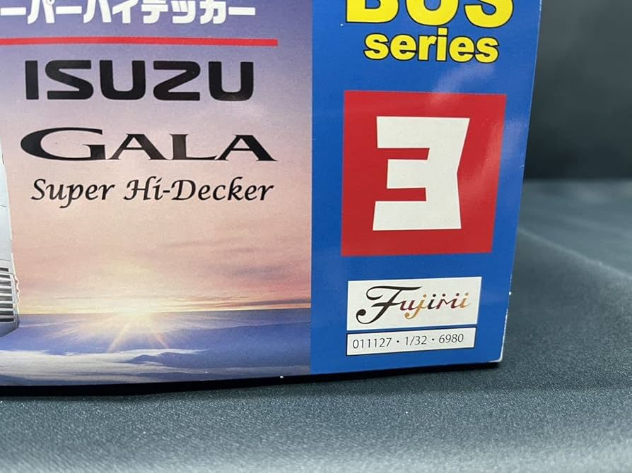 新品未組立　フジミ　1/32 いすゞ　ガーラ　スーパーハイデッカ　№3　バス 1/32 観光バスシリーズ No．3 いすゞ ガーラ スーパー