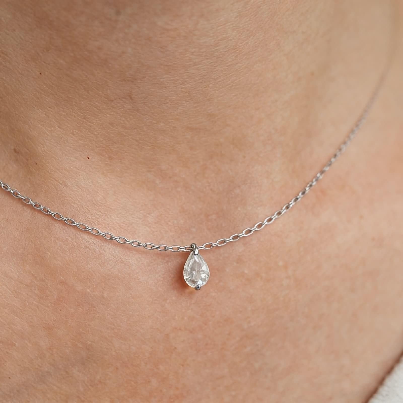 Collar de oro de 14 quilates para mujer, collares simples y delicados de moissanita en forma de gota de agua para mujer, oro blanco de 9 quilates, 14 quilates y 18 quilates