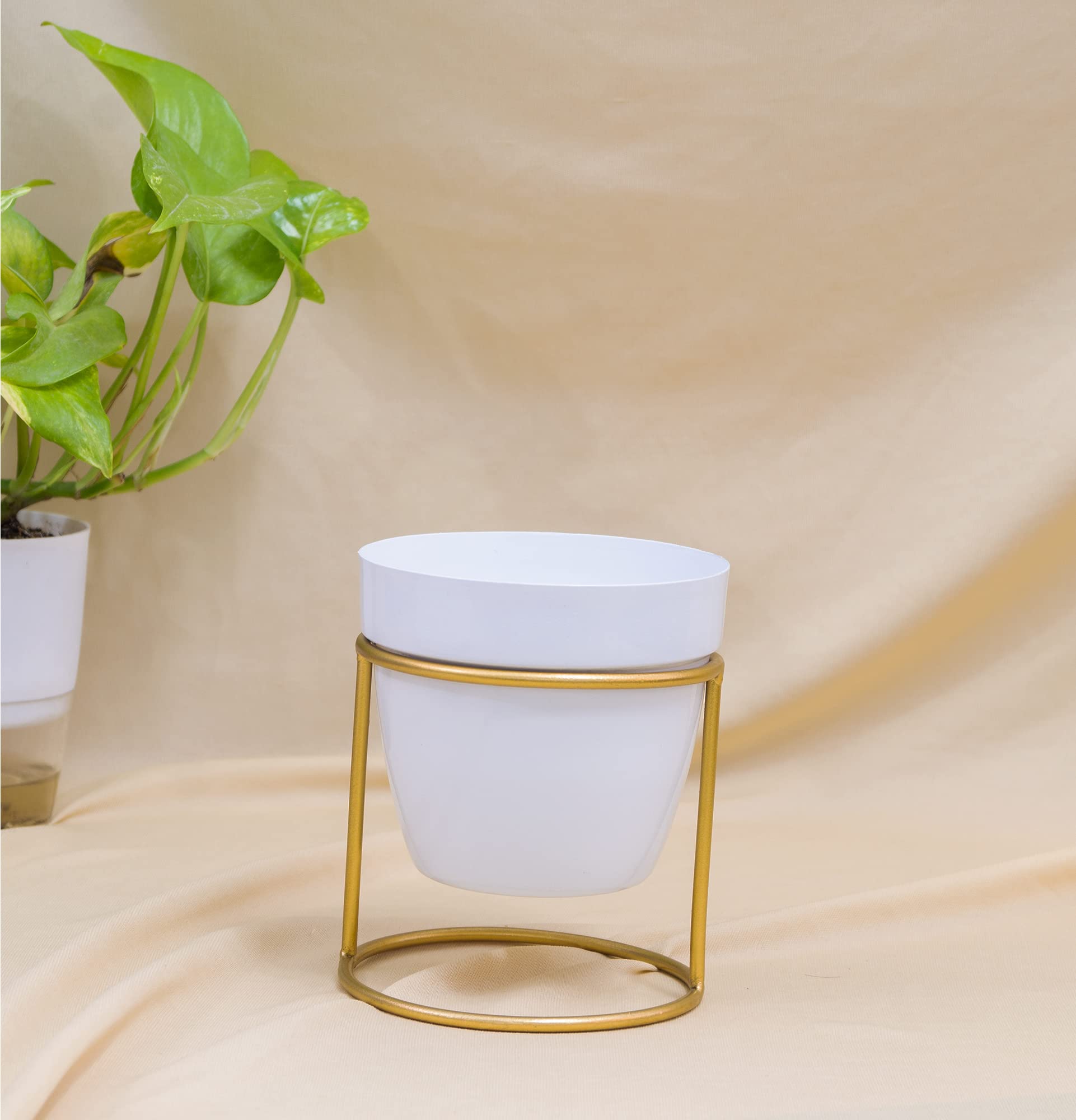 KYARI Vanessa Metal Pots For Indoor Plants With Drainage Hole & Stand (Best Flower Pots & Planters For Home Decor, Living Room, Kitchen, Bedroom, Table Top, Office, Gifting, Charming White, Pack of 1) (B09SV168D9) Amazon Price History, Amazon Price Tracker