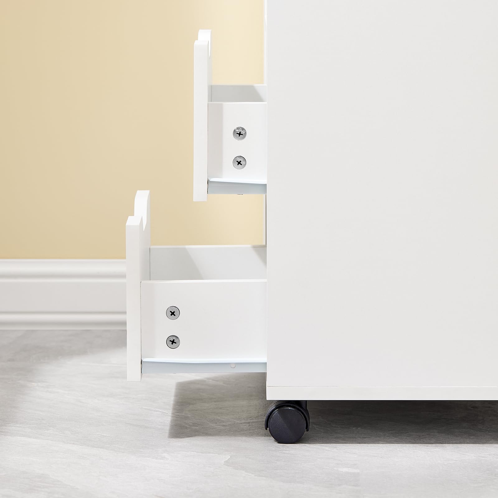 SoBuy Cassettiera da Scrivania Ufficio su Ruote Cassettiera Ufficio con 2 Cassetti, 1 Anta e 1 Ripiano Aperto Carrello Tavolino Comodino Piccolo Comodino Bianco L60xP35xA70cm FBT105-W