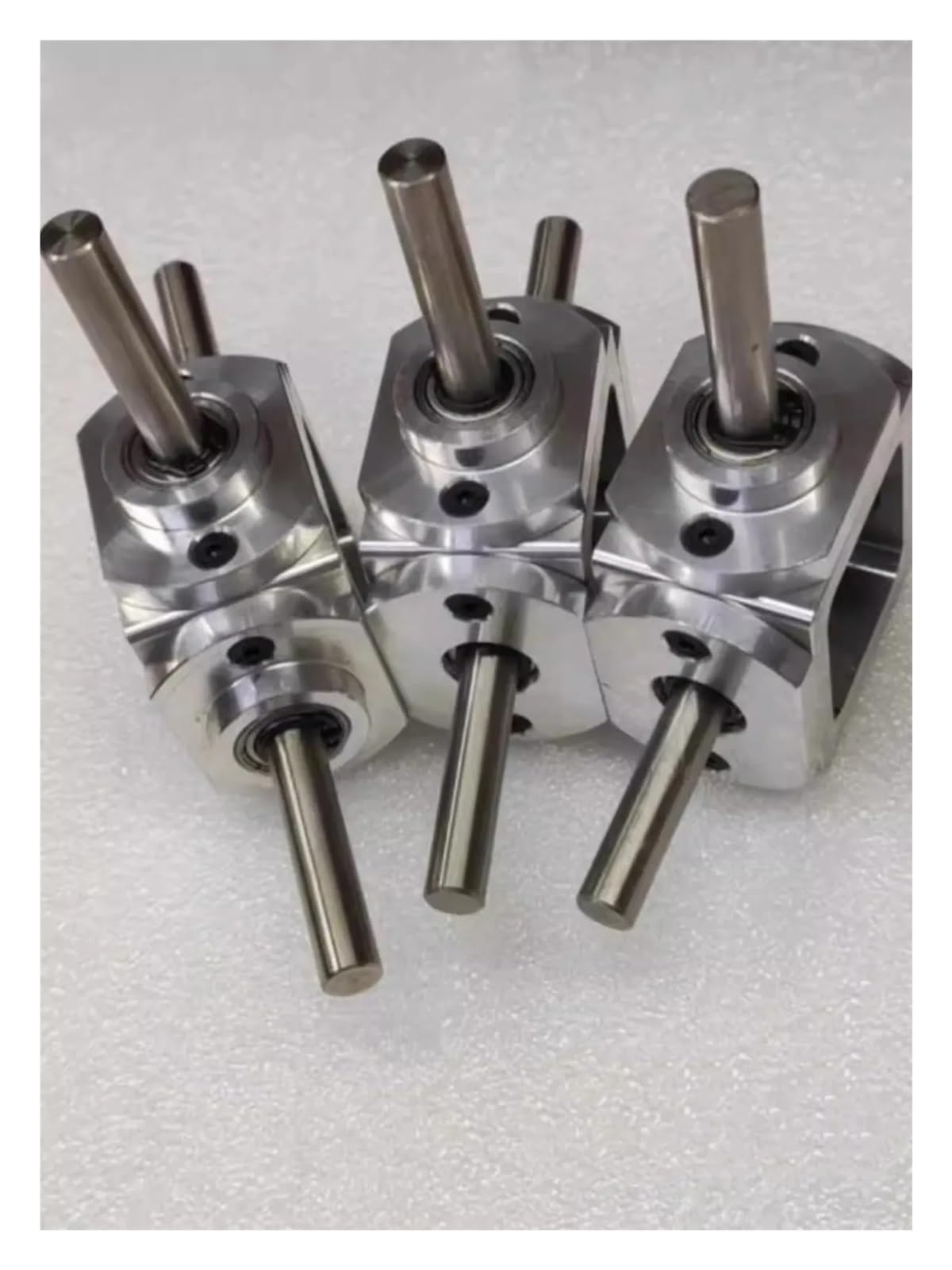 Caja de Cambios de ángulo Recto, Reductor de Engranajes cónicos de ángulo Recto 1:1, 1 m, 20 Dientes y 8 mm(Single-Output)