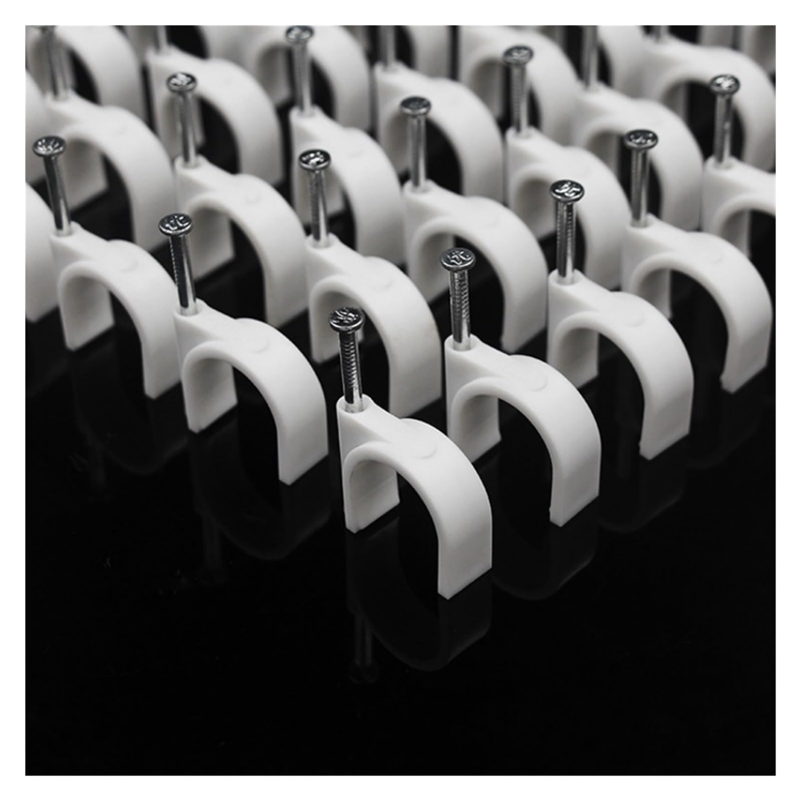 Kabelschellen Nagelschellen 100Pcs Stahl Nagel Draht Clips 4-50mm runde Kunststoff Nylon(25mm)