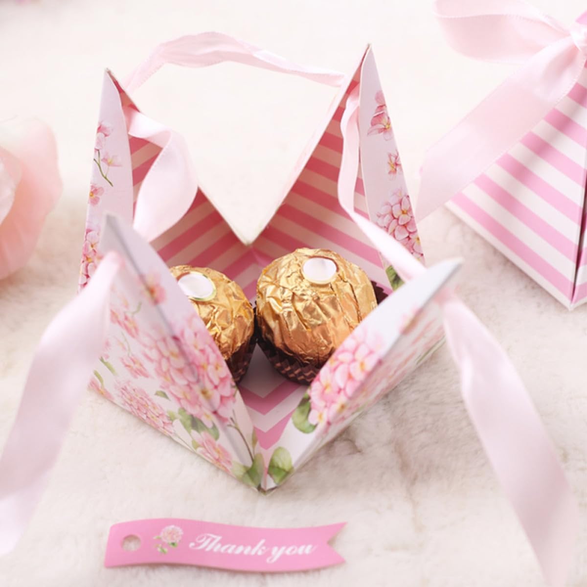 iplusmile Set da 25 Scatoline Portaconfetti a Forma di Piramide in Carta Leggera Stampa su Entrambi i Lati, per Matrimoni e Anniversari, Confezioni Regalo Uniche