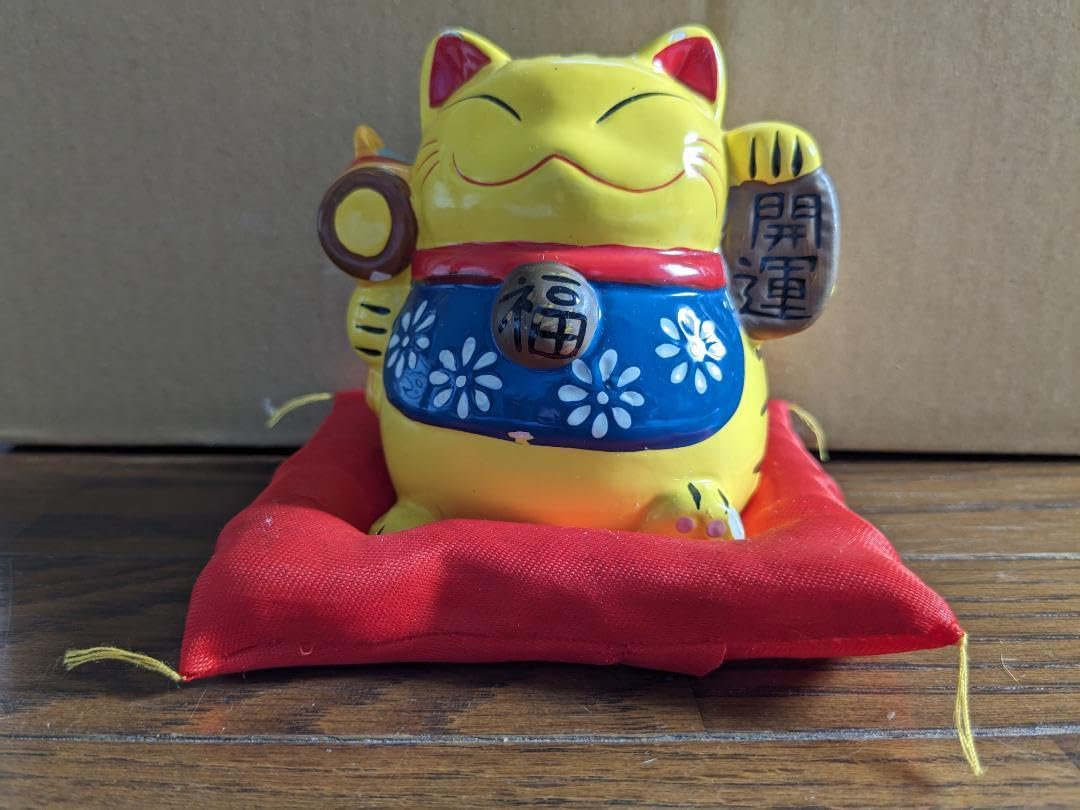 猫舎　招き猫　貯金箱　陶器　置物　座布団 猫舎 招き猫 貯金箱 陶器 置物 座布団 - メルカリ