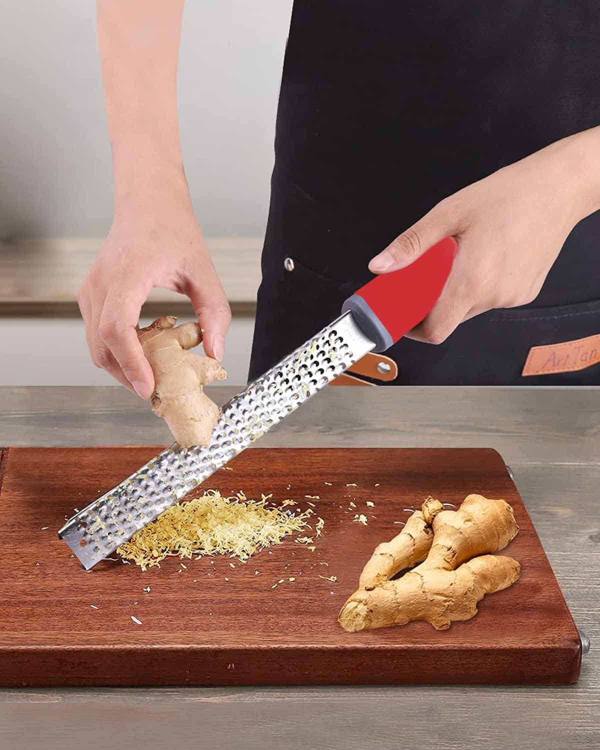 Amazon | 【プロ料理人が推薦】チーズグレーター すりおろし にんじん