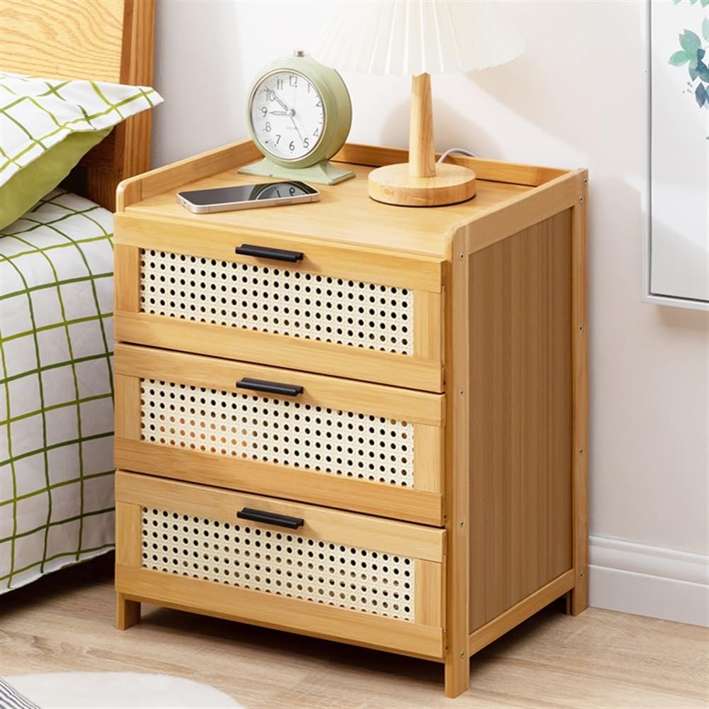 Table de chevet moderne en imitation rotin pour désencombrer votre chambre avec ses 3 tiroirs