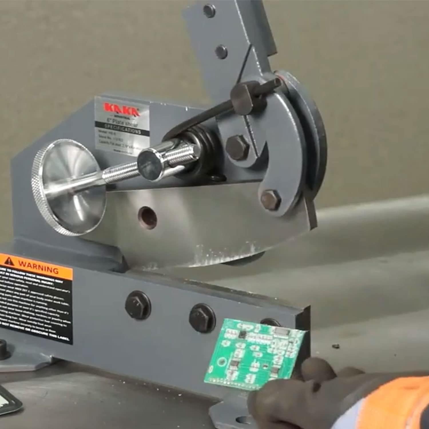 KAKA INDUSTRIAL Manual Metal Shear HS-12, 12 inch Throatless Cutting Machine for Sheet Metal, Plate Steel and Round Bars - Portable Workbench-Mounted Tool