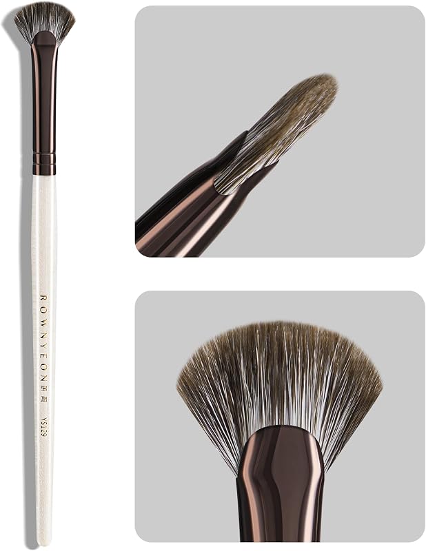 Mini Cepillo de Abanico Lunar Shadow con Pelo de Zorro de Nieve, Cerdas Suaves Profesionales - Crea un Brillo sin Costuras, con Acabado de Piel, Libre de Crueldad (YS129)