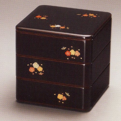 漆器 蒔絵 三段重 内朱塗り 梅 漆器 蒔絵 三段重 内朱塗り 梅