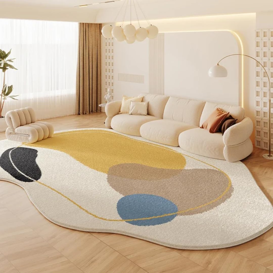 Tapis de salon irrégulier crème pour réchauffer un sol froid avec douceur