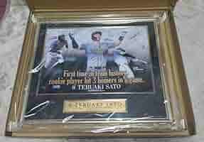 阪神タイガース　佐藤輝明　直筆サイン入り　フォトパネル Amazon.co.jp: 阪神タイガース 佐藤輝明選手 直筆サイン入り