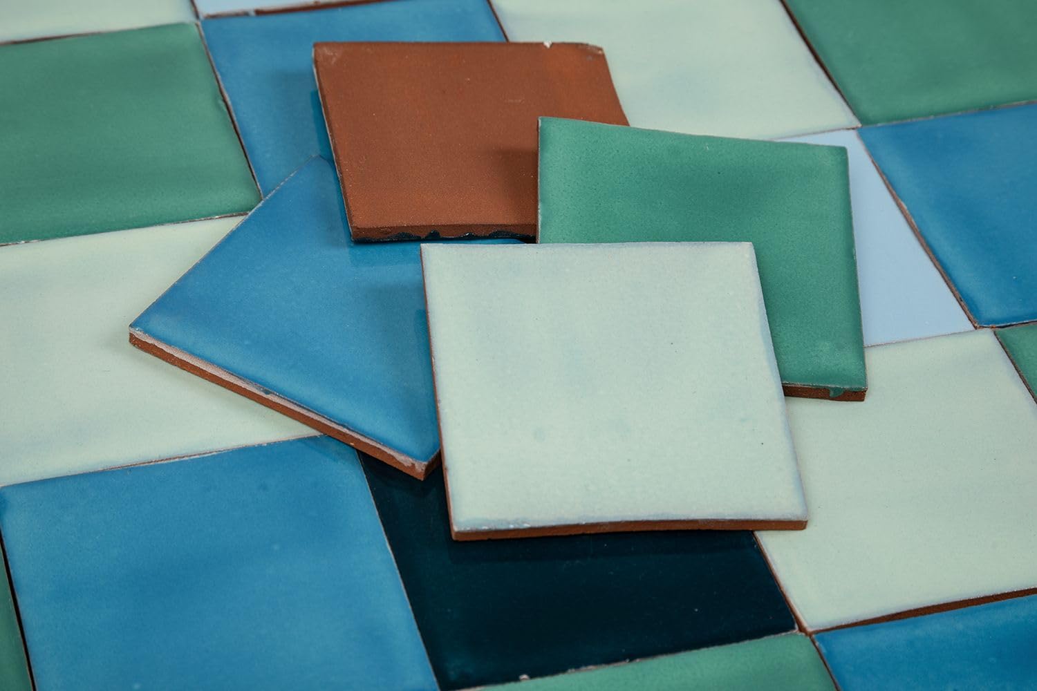 Cerames Azulejos de mosaico de color verde y azul, azulejos de cerámica mexicana, azulejos mexicanos para cocina, baño, ducha, pared posterior de cocina, un paquete de 90 azulejos de 10,5 x 10,5 cm