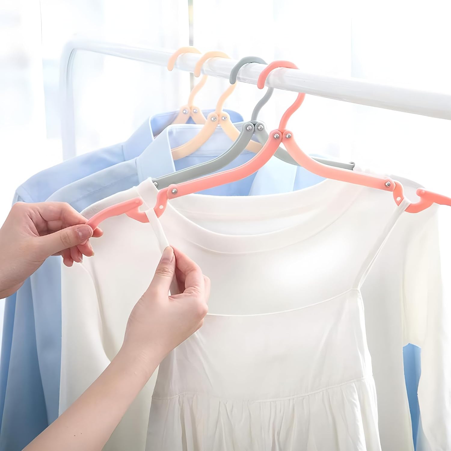 Folding Clothes Hangers, 9pcs Portable Travel Hangers with Anti-Slip