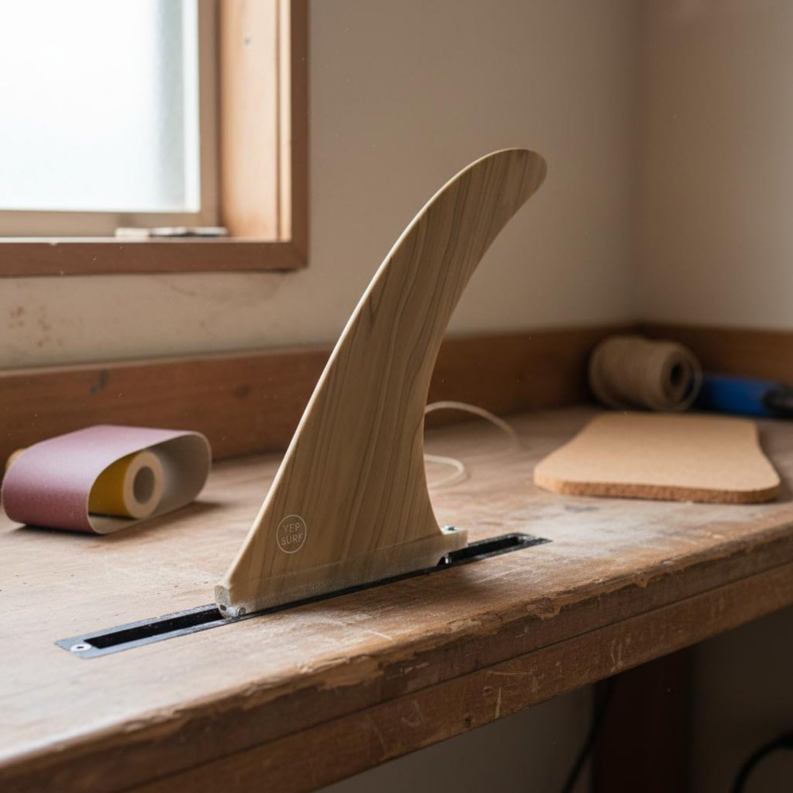 Amagogo Surfbrett Single Fin Surfboard Flosse Zentral Heck in Holzlook aus Fiberglas Bambus für Geschmeidige Kontrolle Sauberes Down-the-line Anpassbares