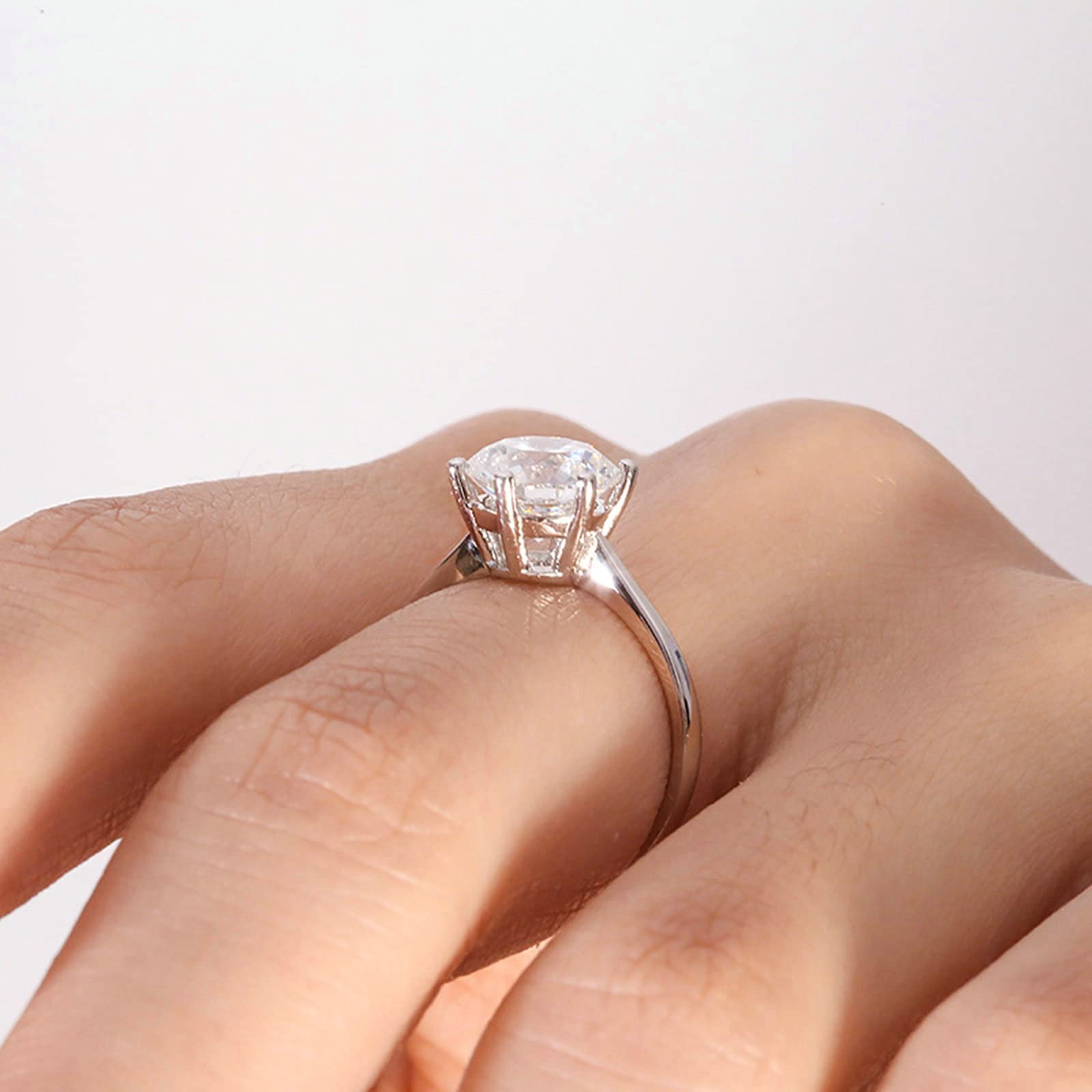 Anelli di fidanzamento in moissanite bianco da donna in oro bianco da 2 carati, forma rotonda da donna, Nessuna pietra preziosa