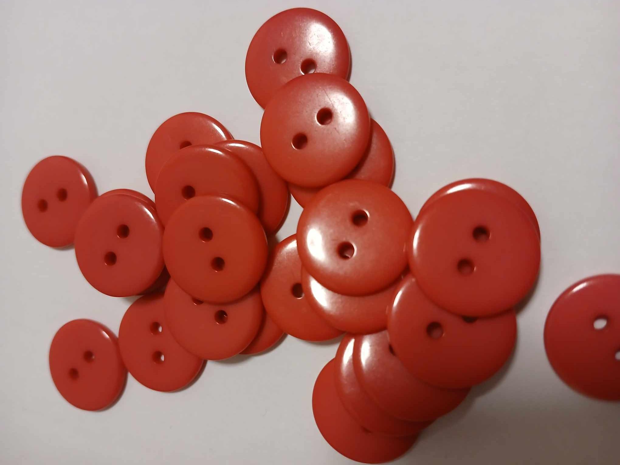 200 Dark Hot Pink Plain Round 18mm Resin Sewing Buttons for Knitting, Arts, Crafts and Clothes