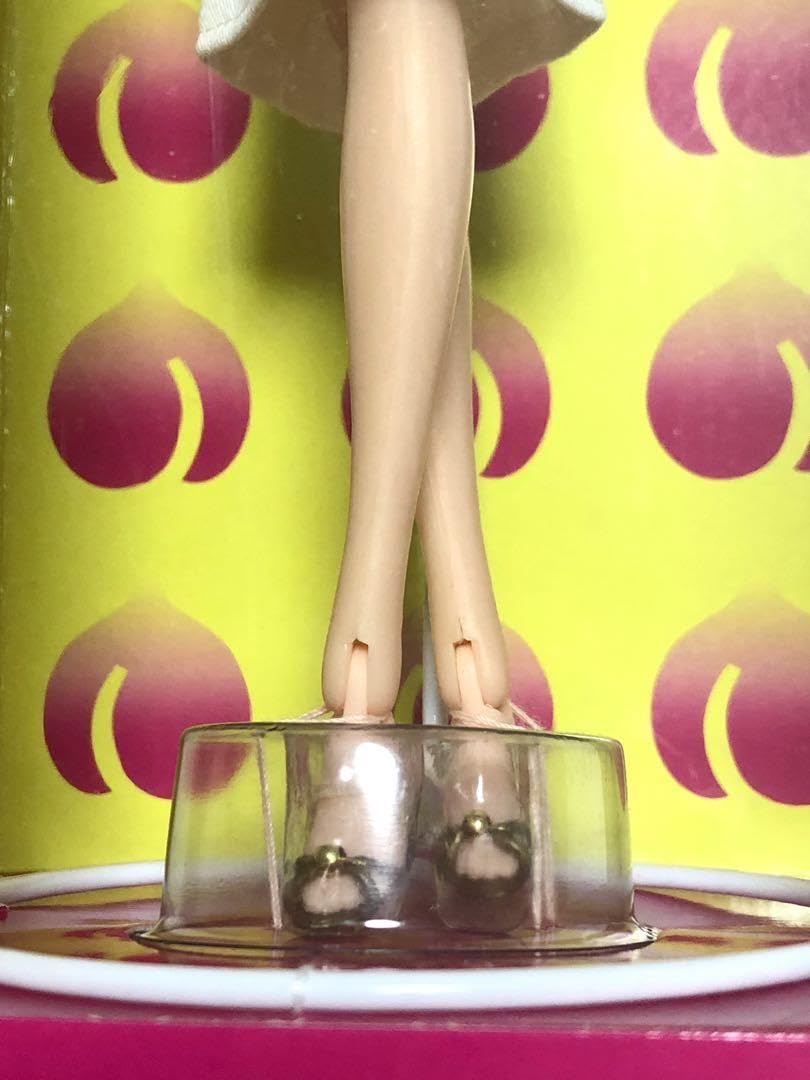 Amazon.co.jp: momoko Nine to Five Doll : Toys & Games