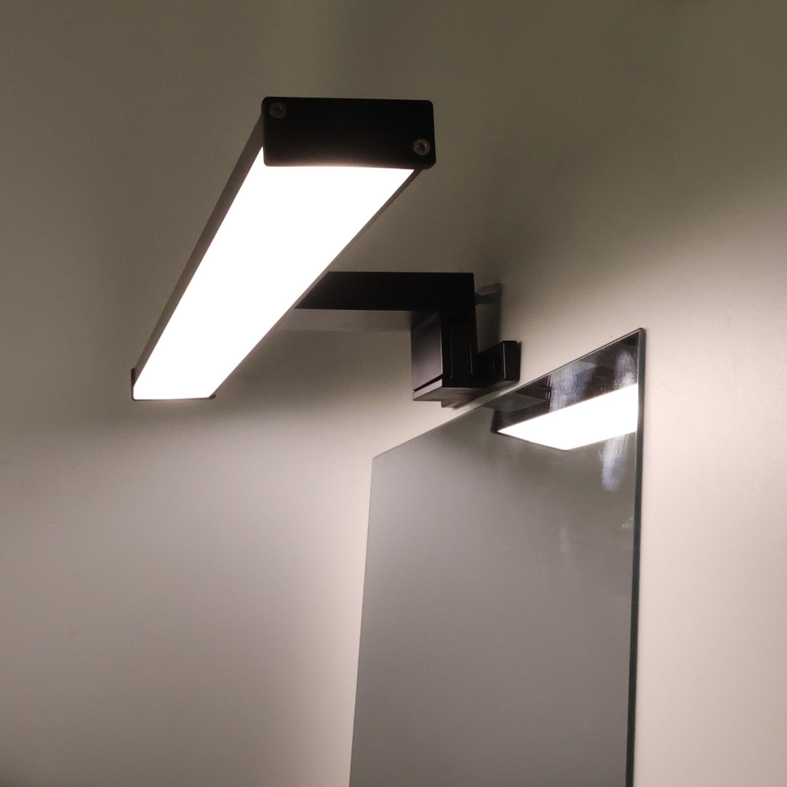 Alpinaluz Applique LED Noire pour Miroir de Salle de Bain – 4000K Blanc Neutre – IP44 – Aluminium et Supports en Polycarbonate – Installation sur Miroir, Mur ou Meuble (50cm 12W)