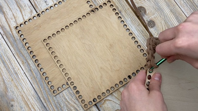 Weaving Craft Kit 2-Pack Square Wooden Basket Bases 3.9 Inch - Crochet Basket Bottom With Holes T-shirt Yarn Supplies