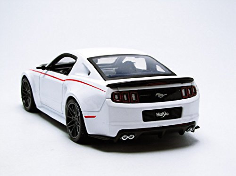 Maisto - 31506w - Ford - Mustang Street Racer - 2014-1/24 Scala