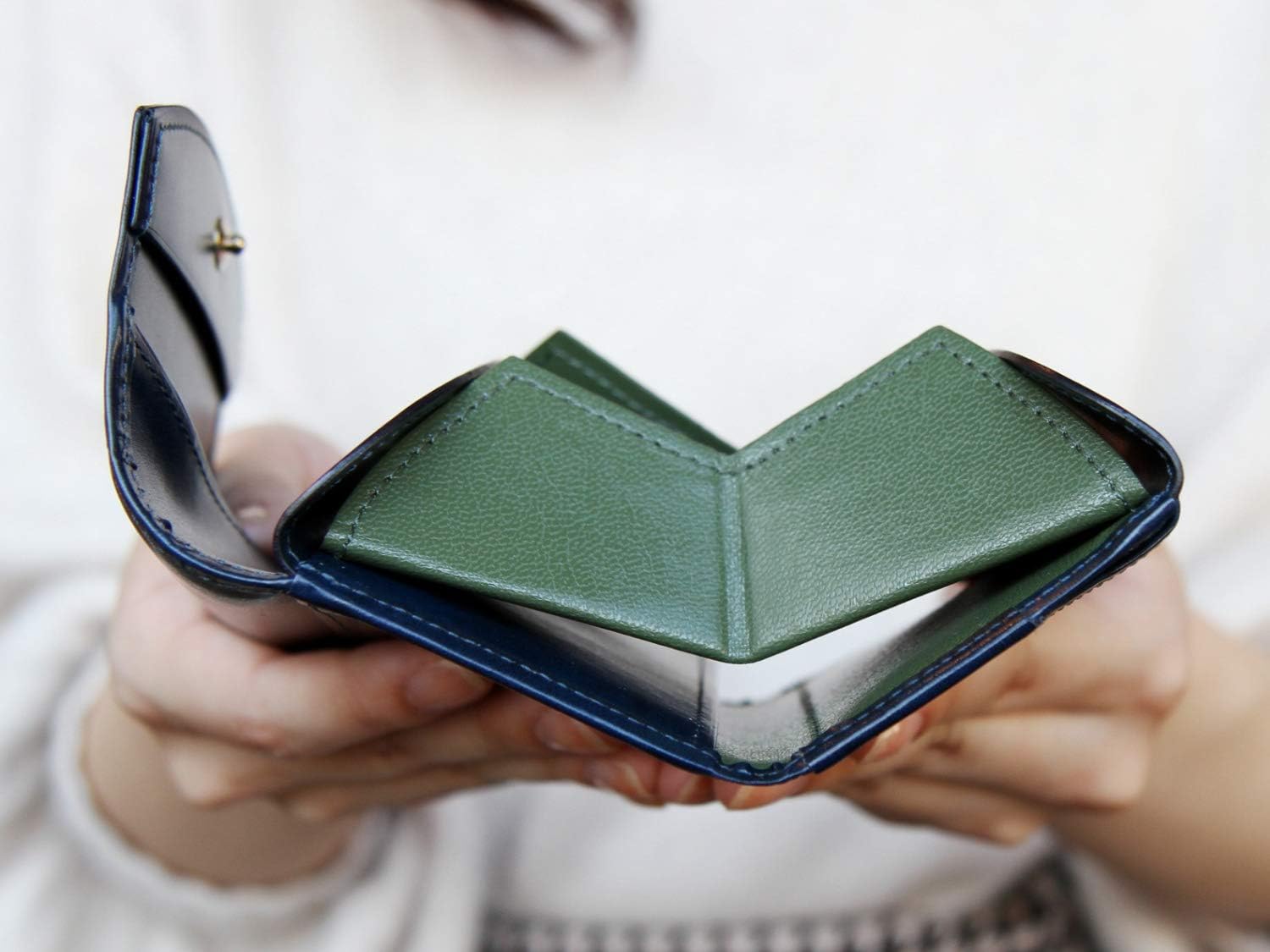 カルトラーレ] 本革三つ折り財布「ハンモックウォレットコンパクト