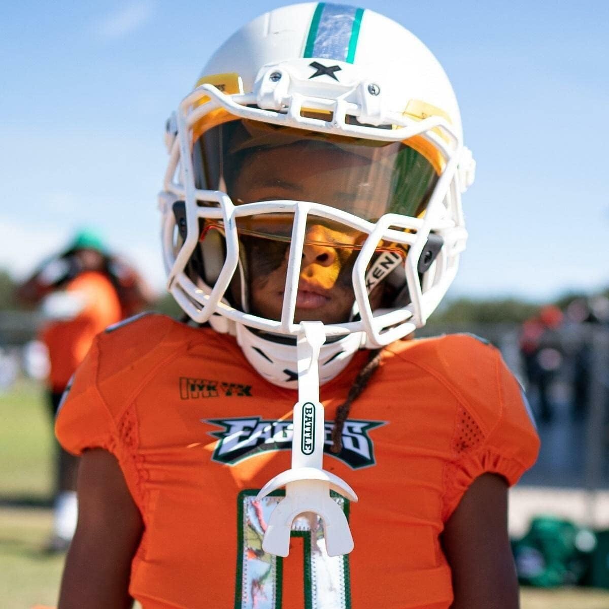 Aazon.co: Battle Sports Binky Oxygen Football outhguard - Detachable