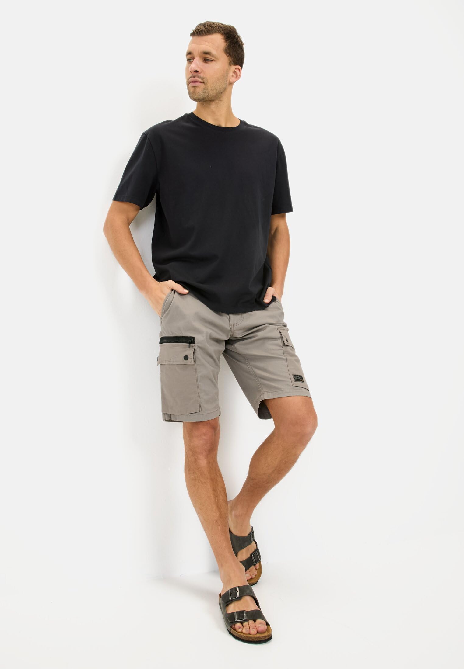 camel active Herren Cargo-Shorts mit Kordelzug und Stretch