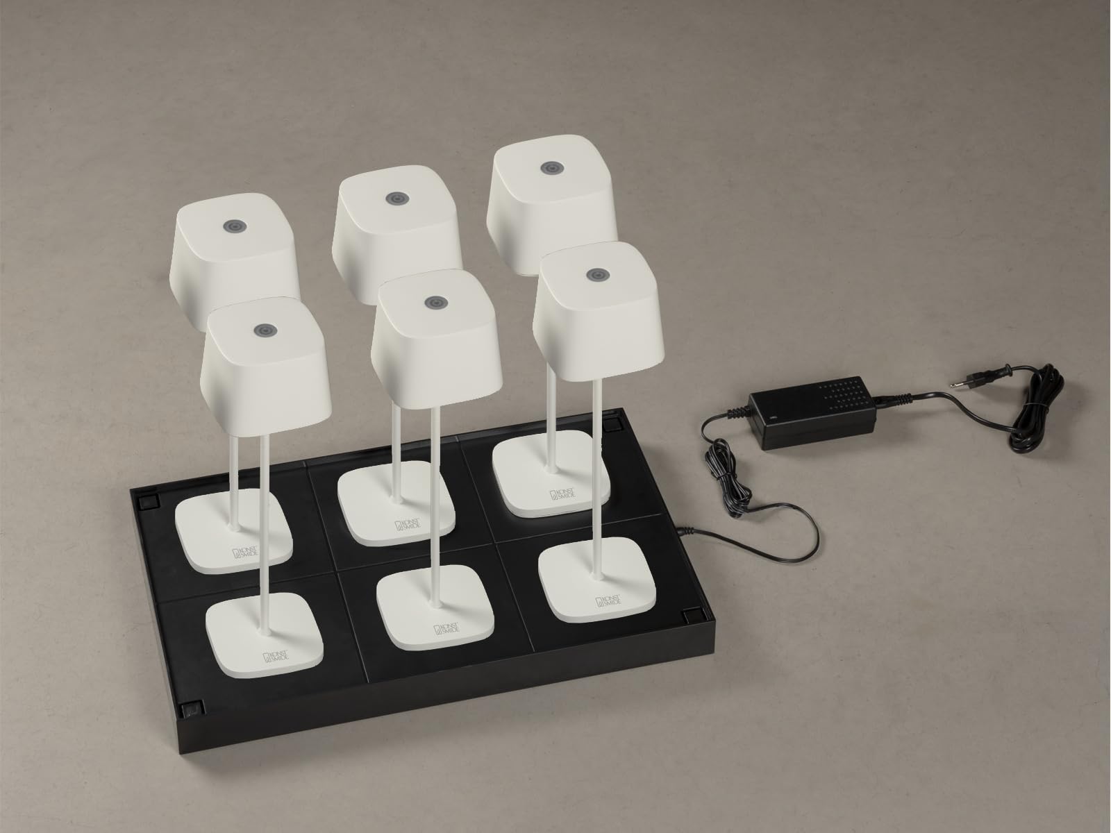 6er Set Outdoor Akku Tischleuchten in Weiß mit USB Ladestation, geeignet für Restaurant & Gastronomie
