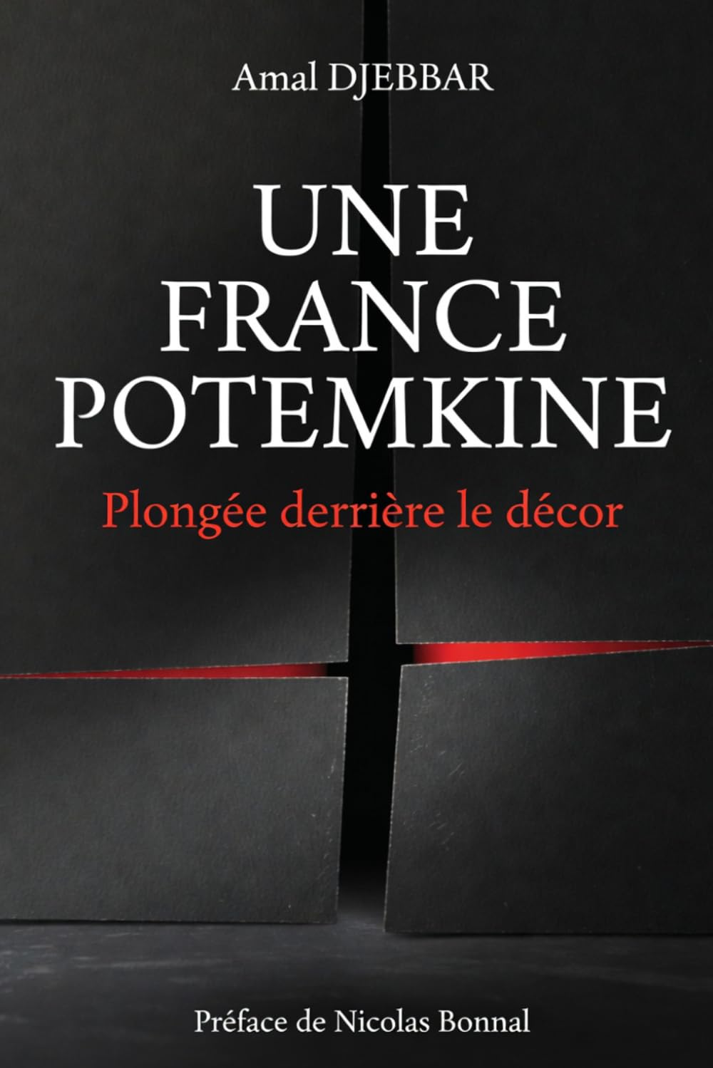 Une France Potemkine : Plongée derrière le décor