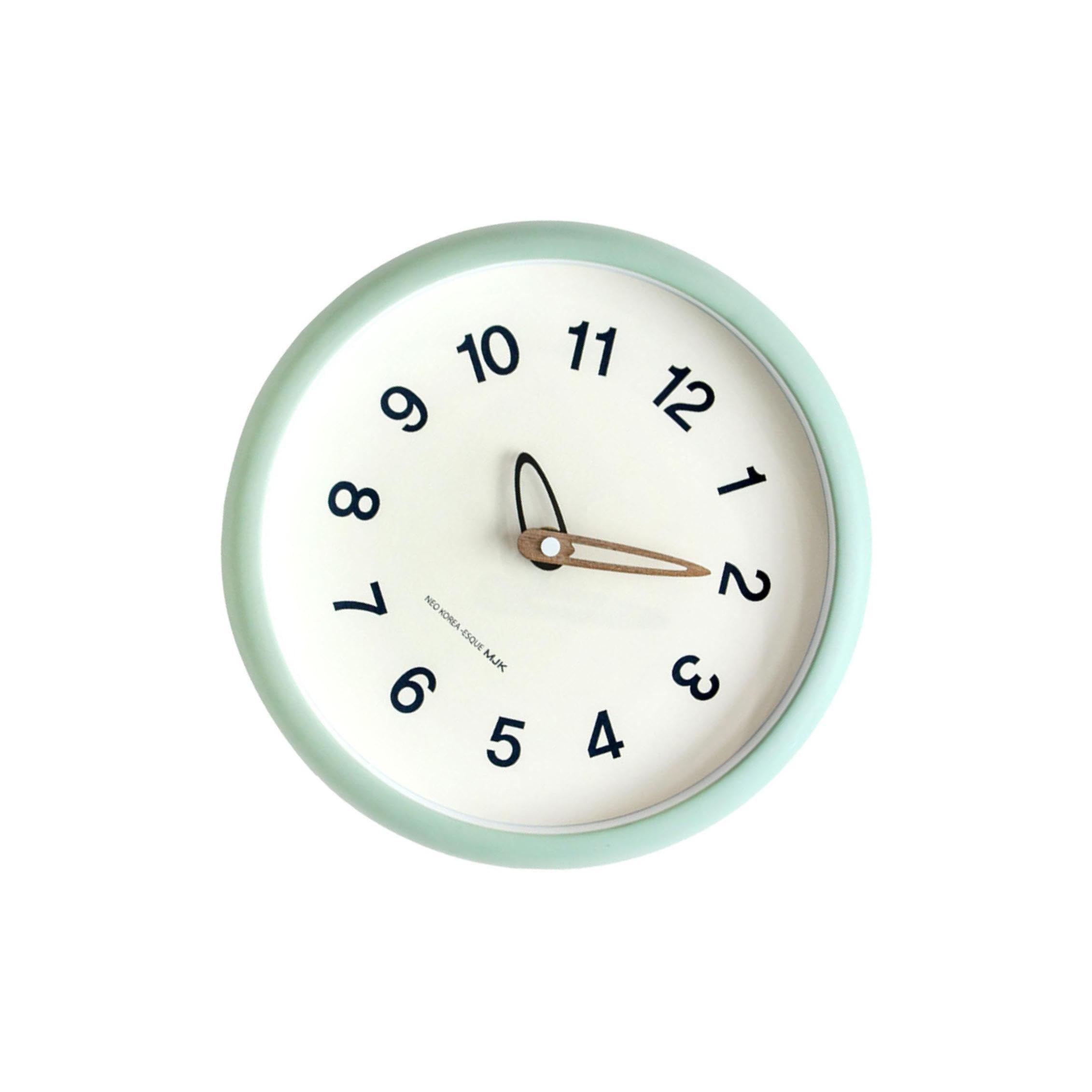 Horloge murale élégante au style raffiné pour une décoration soignée
