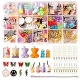 🌈【Schöne Bärenform】Das süße Anhänger-Set hat verschiedene Formen wie Schmetterling, Bär, Milchtee, Lutscher usw. Ausreichende Menge und verschiedene Farben können Ihre unterschiedlichen Bedürfnisse erfüllen. Mit verschiedenen Aufbewahrungsboxen, ordentlich und leicht zu tragen