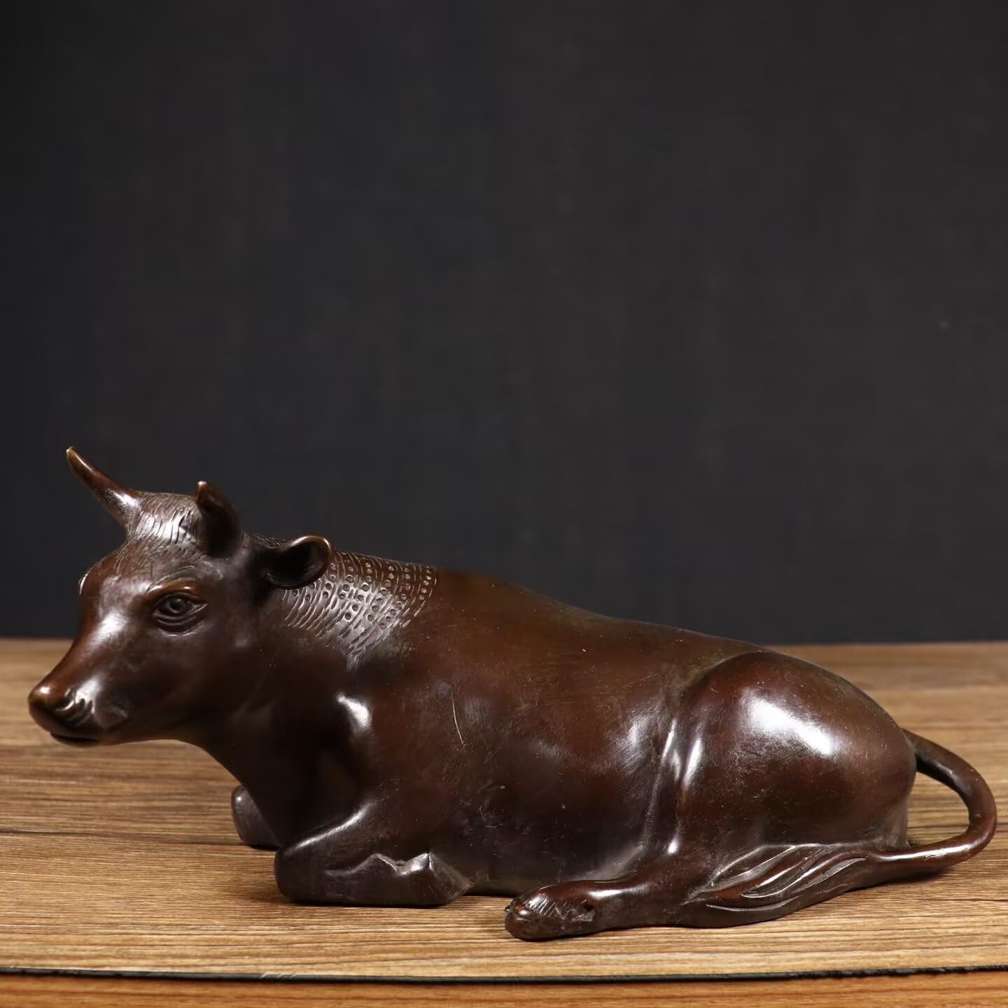 Dytartzx Stock Market Bull Bronze Bull Statue Head held high Home Office feng Shui Wealth Cattle
