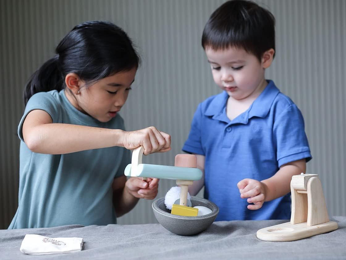 PlanToys® Wooden Stand Mixer Toy for Kids | Montessori Pretend Play Kitchen Appliance with Mixing Bowl, Egg, Butter & Flour | Toddler Baking Set & Cooking Toy for Ages 2+