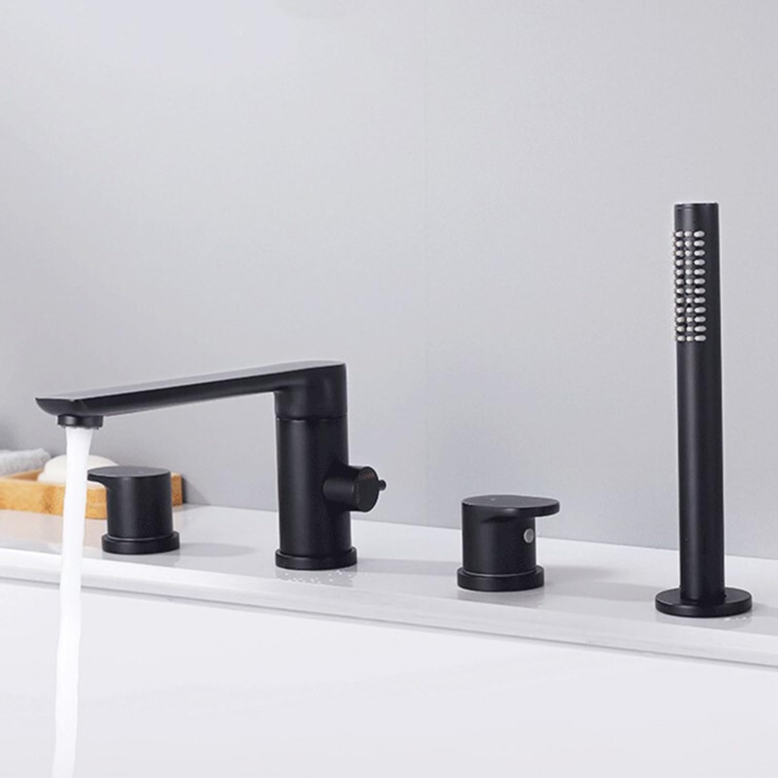 Grifo Mezclador de Bañera Y Ducha de 4 Orificios con Rotación de 360° para Agua Caliente Y Fría de Latón Color Negro